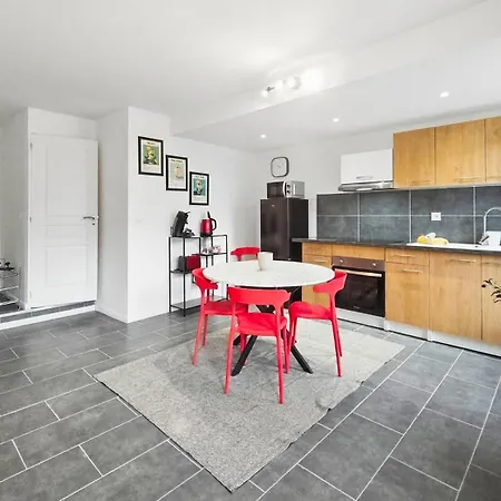 G0 Cozy, Bright, Warm Apartment Vichy