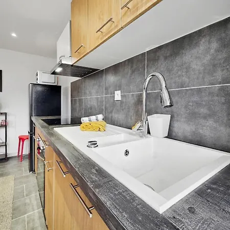G0 Cozy, Bright, Warm Appartement Vichy