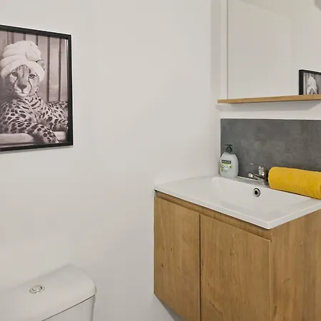 G0 Cozy, Bright, Warm 公寓