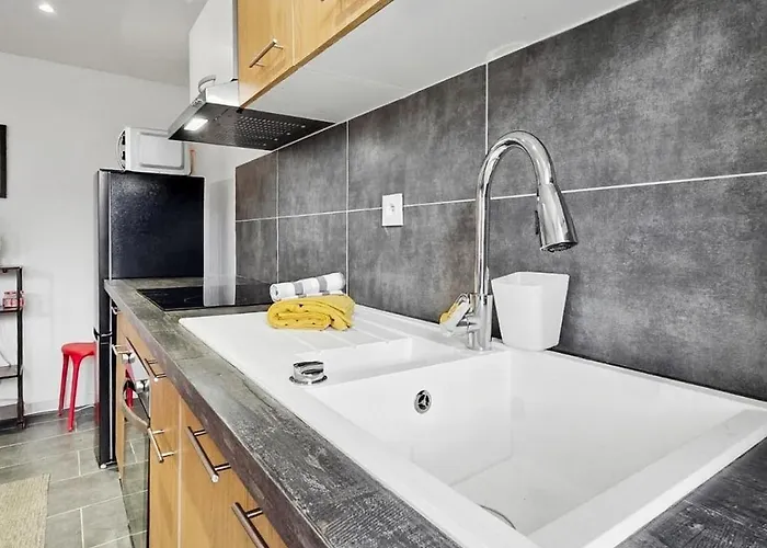 G0 Cozy, Bright, Warm Apartament Vichy